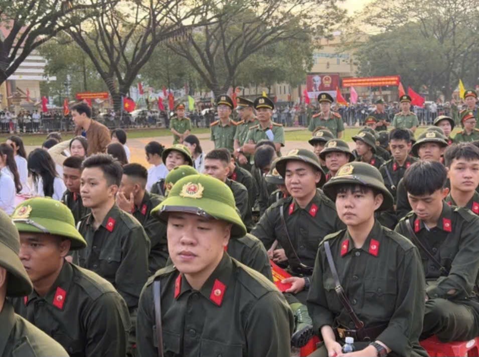 Gần 5.500 tân binh Đắk Lắk phấn khởi lên đường trong Ngày hội tòng quân 2026