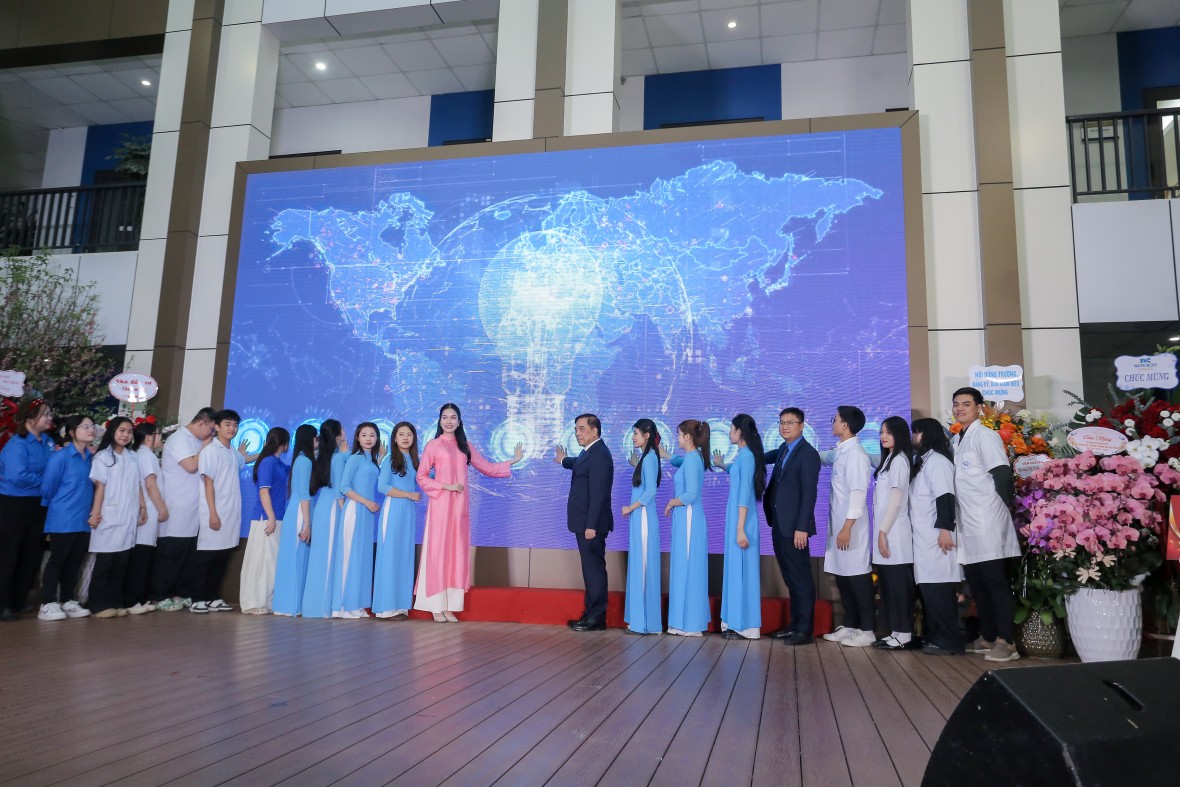 Trường Đại học Hòa Bình: Trao Quyết định bổ nhiệm Hiệu trưởng và ký kết hợp tác với các đối tác chiến lược