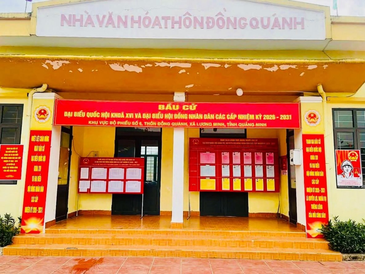 Quảng Ninh rực rỡ cờ hoa hướng về ngày bầu cử