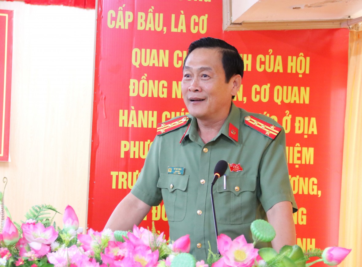 Thứ trưởng Bộ Tư pháp Phan Chí Hiếu tiếp xúc, lắng nghe kiến nghị của cử tri Sông Đốc