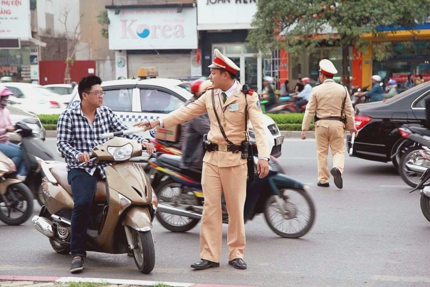 Lực lượng CSGT tổ chức phân luồng, đảm bảo an toàn giao thông - Ảnh minh họa.