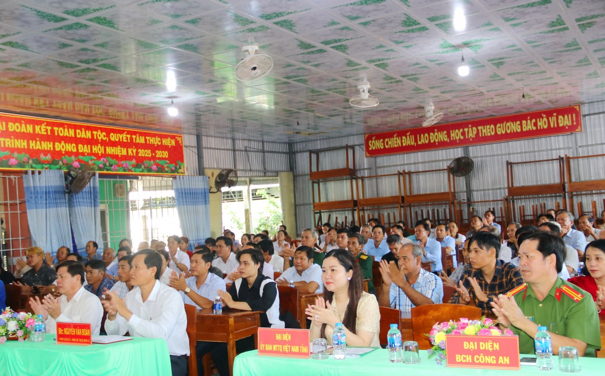 Ứng cử viên ĐBQH tiếp xúc cử tri xã Đá Bạc, lắng nghe kiến nghị của Nhân dân