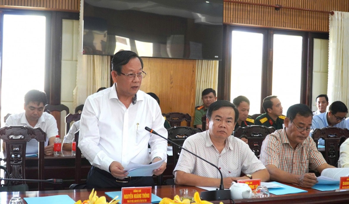 Phó Chủ tịch Quốc hội, Thượng tướng Trần Quang Phương kiểm tra công tác bầu cử tại An Giang