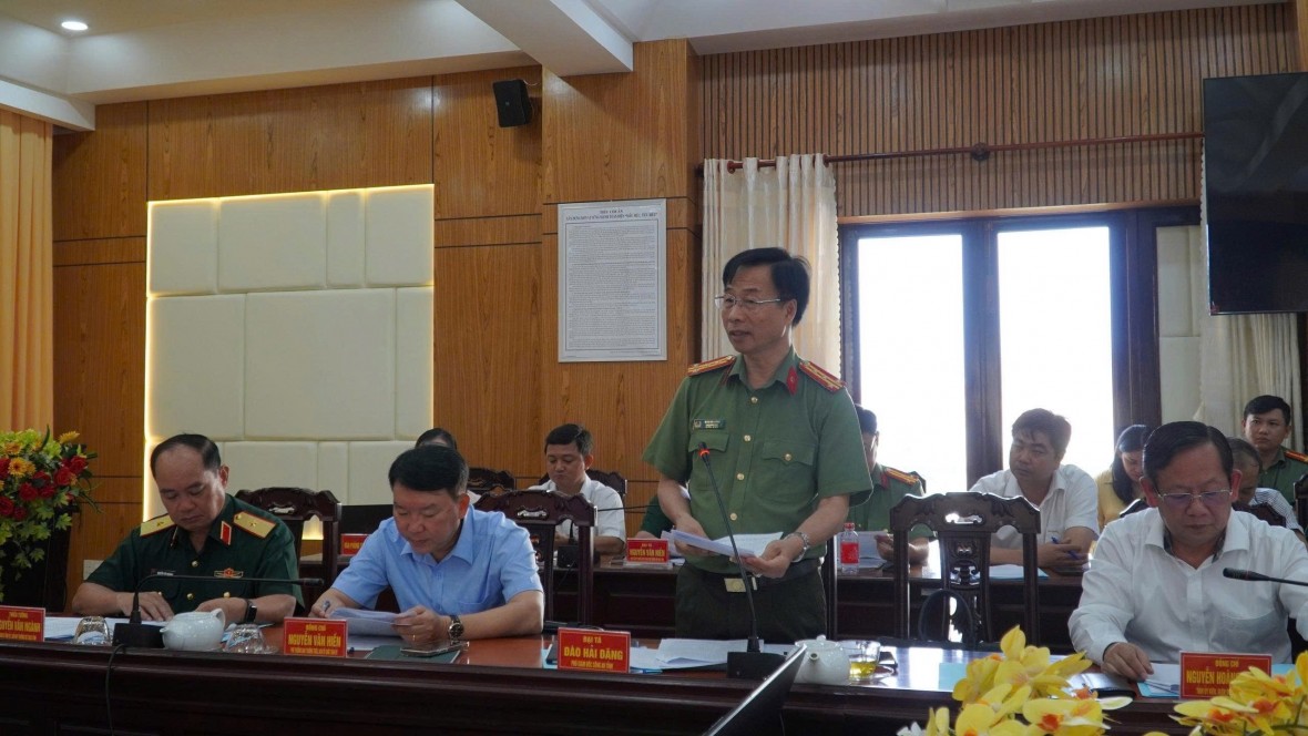 Phó Chủ tịch Quốc hội, Thượng tướng Trần Quang Phương kiểm tra công tác bầu cử tại An Giang