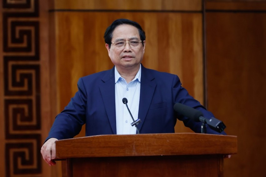 Thủ tướng yêu cầu bảo đảm cung ứng xăng dầu cho sản xuất, kinh doanh, tiêu dùng