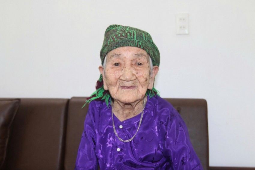 Cụ bà Đinh Thị Nhượng. Cụ bà Đinh Thị Nhượng.