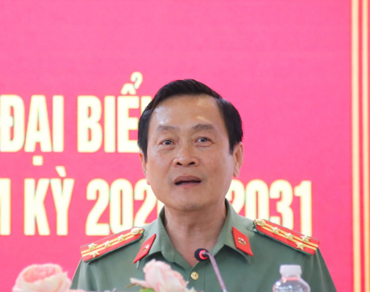 Ứng cử viên ĐBQH khóa XVI cam kết gần dân, lắng nghe cử tri Ứng cử viên ĐBQH khóa XVI cam kết gần dân, lắng nghe cử tri