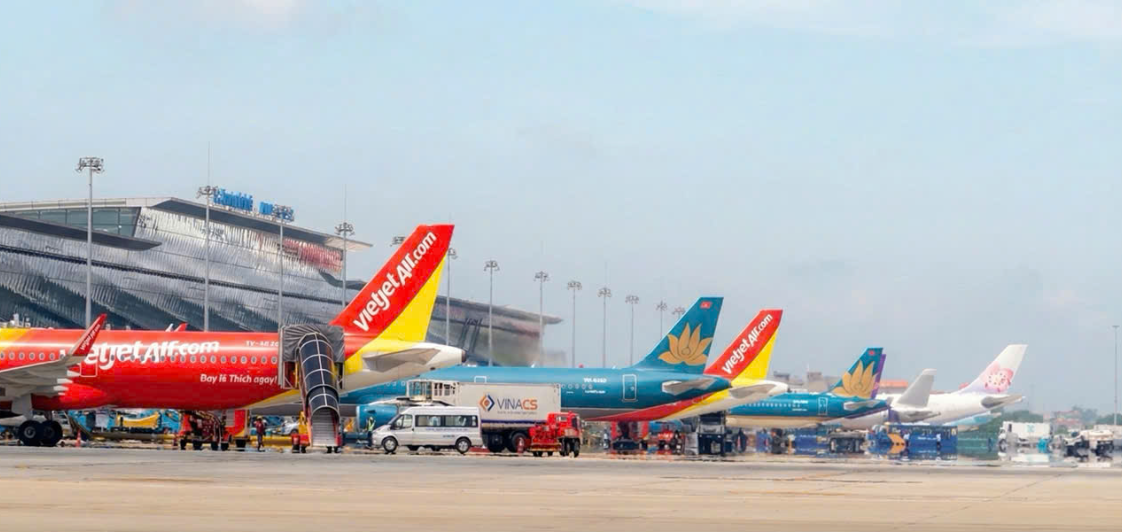 Cục Hàng không đề xuất điều chỉnh giá trần vé máy bay để phụ thu nhiên liệu