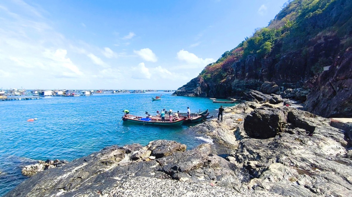 Sẵn sàng cho ngày bầu cử sớm tại đảo Hòn Chuối