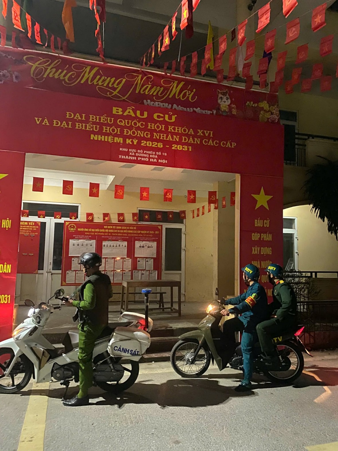 Công an xã Dương Hoà tăng cường công tác tuần tra đảm bảo an ninh trật tự các điểm bỏ phiếu, bầu cử