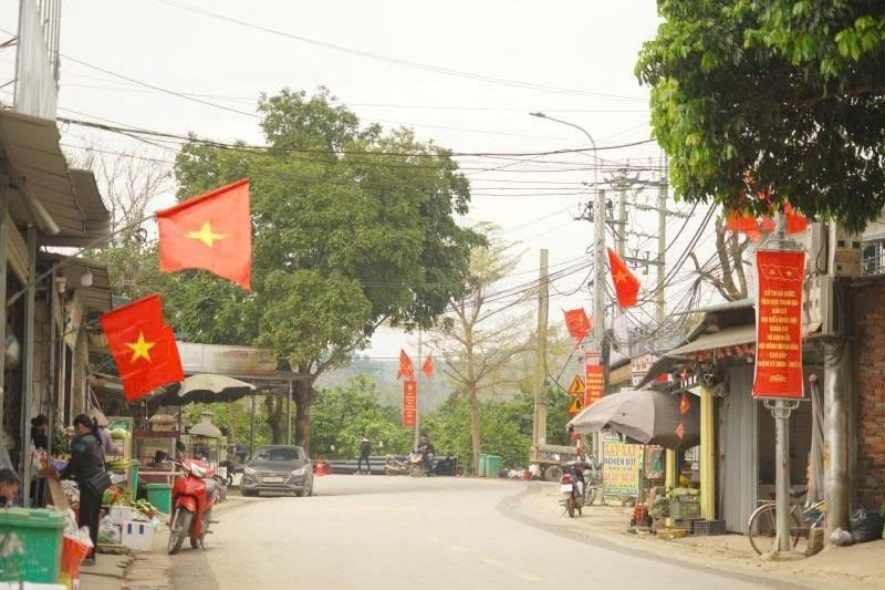 Người dân háo hức và đón chờ ngày hội của Đất nước.