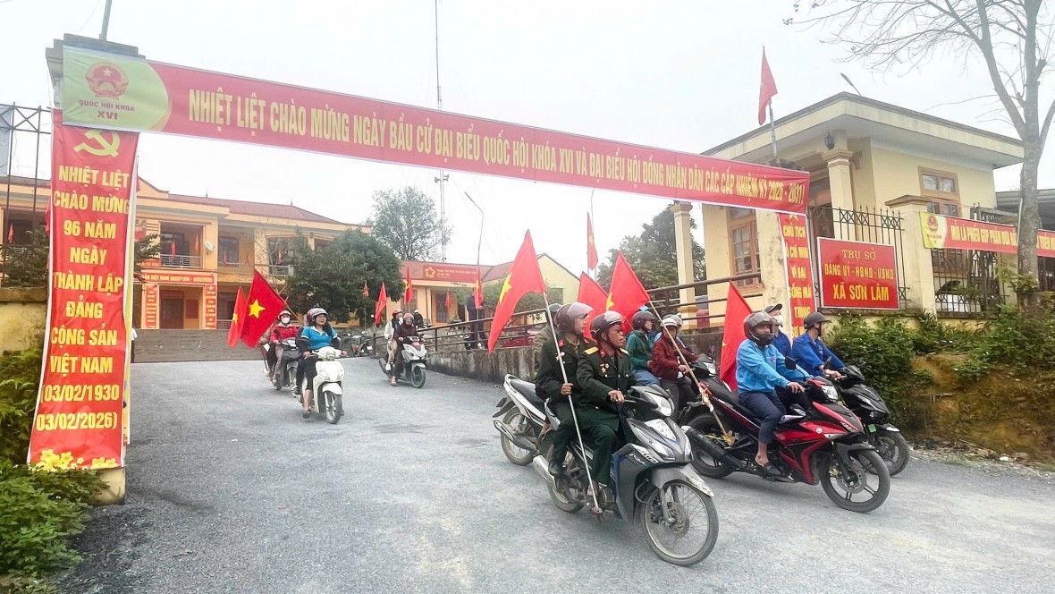 Tuyên truyền công tác bầu cử tại xã Sơn Lâm.