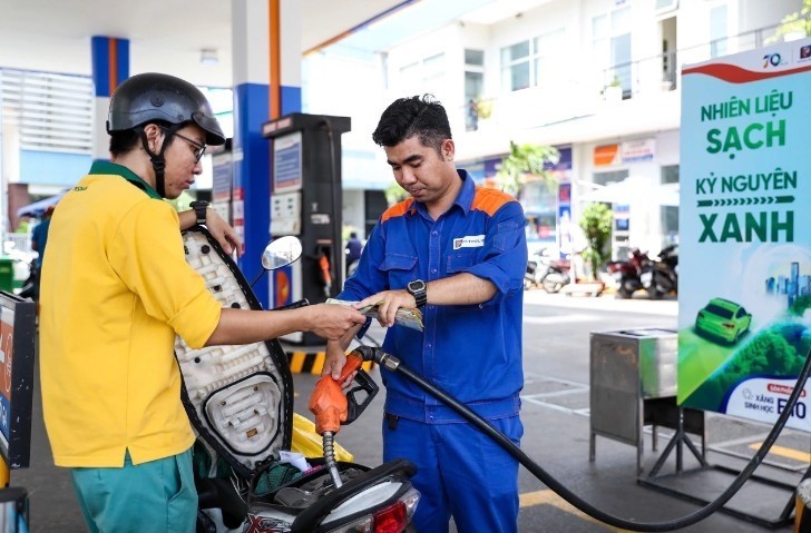 Thủ tướng đề nghị giảm thuế bảo vệ môi trường xăng dầu về 0 đồng