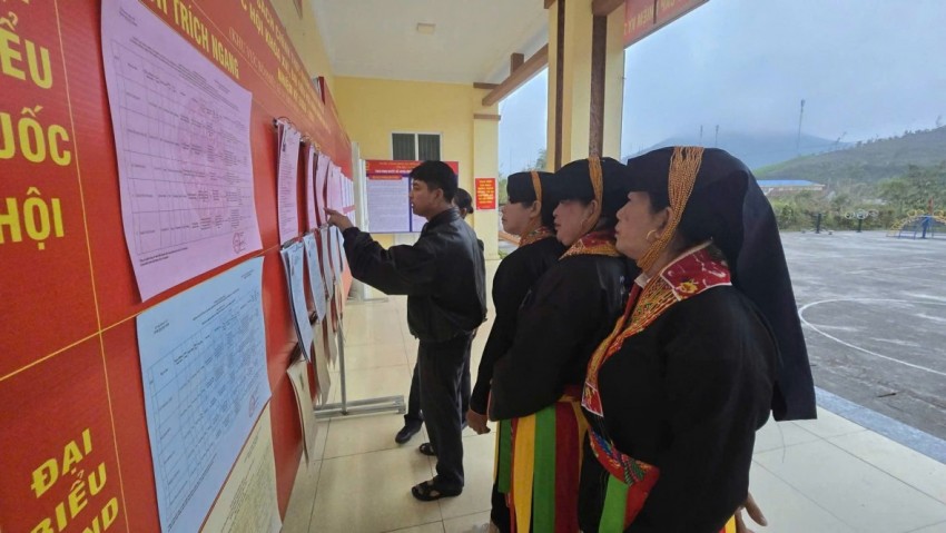 Cử tri cả nước háo hức đi bầu cử đại biểu Quốc hội và Hội đồng nhân dân ngày 15/3 Cử tri cả nước háo hức đi bầu cử đại biểu Quốc hội và Hội đồng nhân dân ngày 15/3