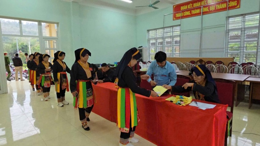 Cử tri cả nước háo hức đi bầu cử đại biểu Quốc hội và Hội đồng nhân dân ngày 15/3 Cử tri cả nước háo hức đi bầu cử đại biểu Quốc hội và Hội đồng nhân dân ngày 15/3