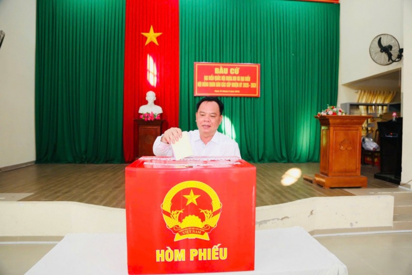 Chùm ảnh không khí nô nức ngày hội bầu cử ĐBQH và HĐND tại Đồng Nai