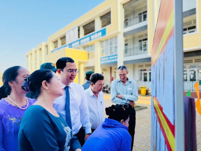 Chùm ảnh không khí nô nức ngày hội bầu cử ĐBQH và HĐND tại Đồng Nai