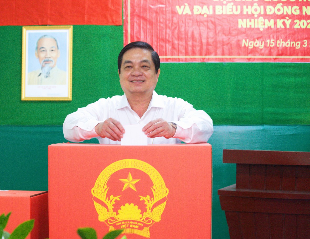 Cà Mau: Cử tri phường Bạc Liêu nô nức tham gia bầu cử, kỳ vọng vào những đại biểu xứng đáng