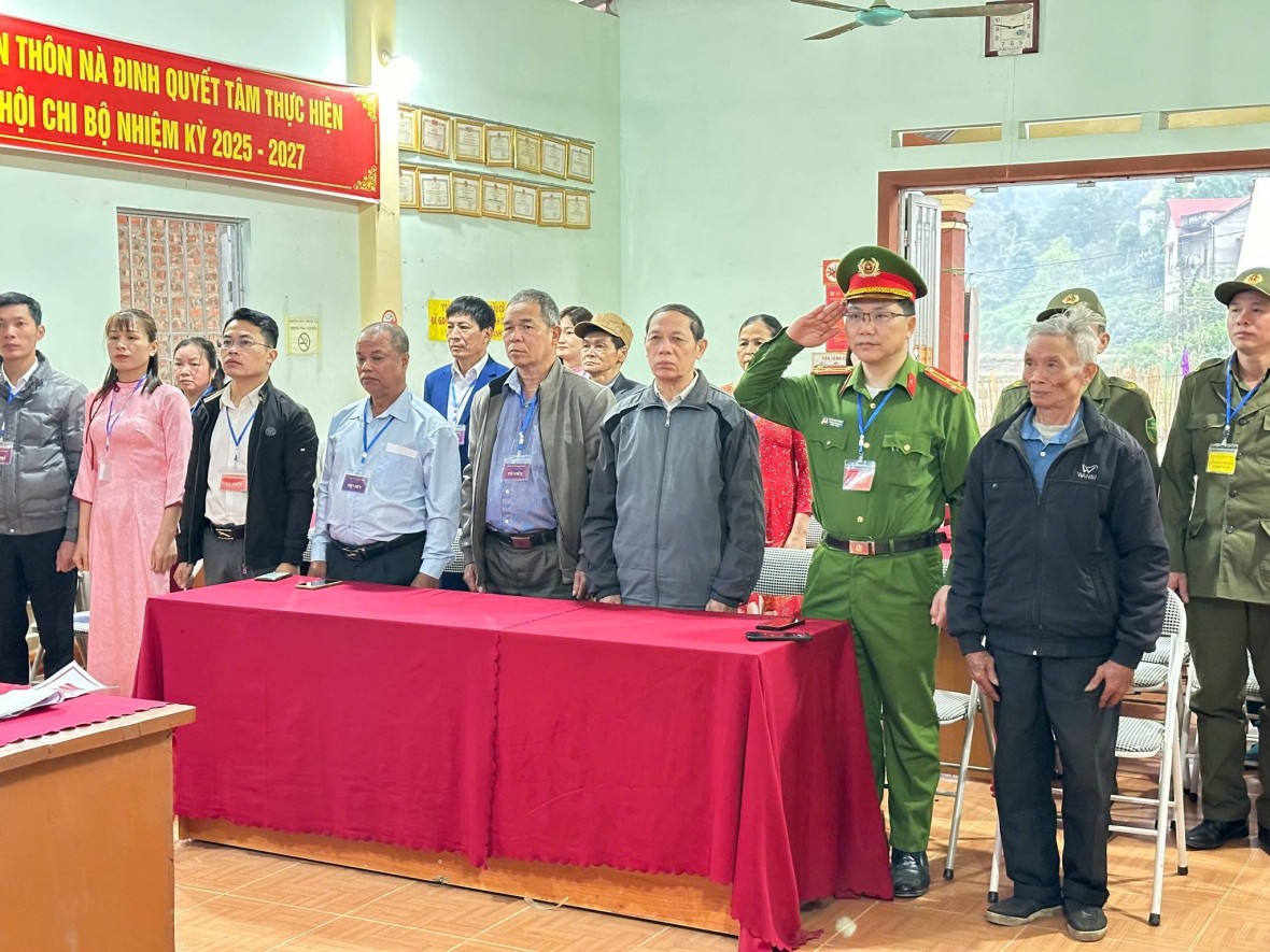 Cử tri rẻo cao Thái Nguyên nô nức, phấn khởi đi bầu cử