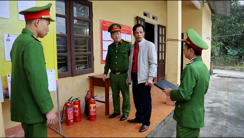 Cử tri rẻo cao Thái Nguyên nô nức, phấn khởi đi bầu cử