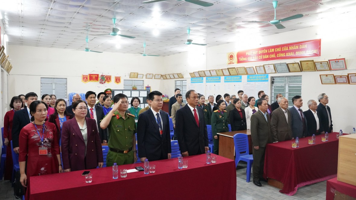 Cử tri rẻo cao Thái Nguyên nô nức, phấn khởi đi bầu cử