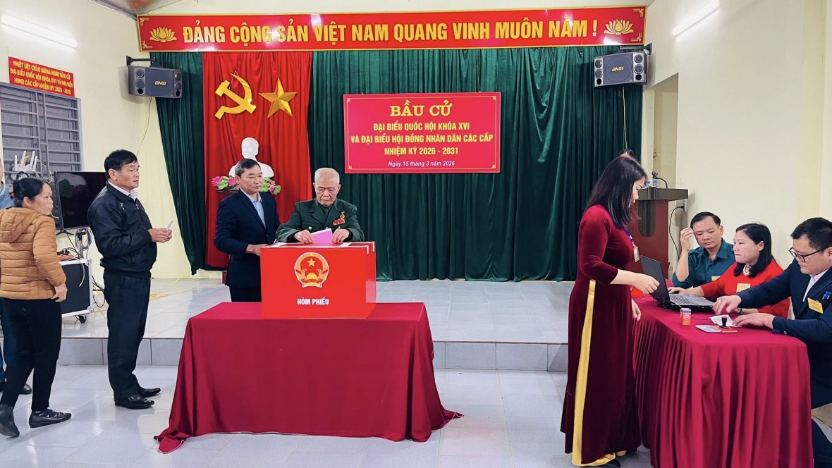 Cử tri rẻo cao Thái Nguyên nô nức, phấn khởi đi bầu cử