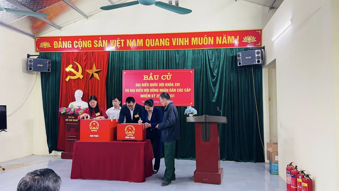 Cử tri rẻo cao Thái Nguyên nô nức, phấn khởi đi bầu cử