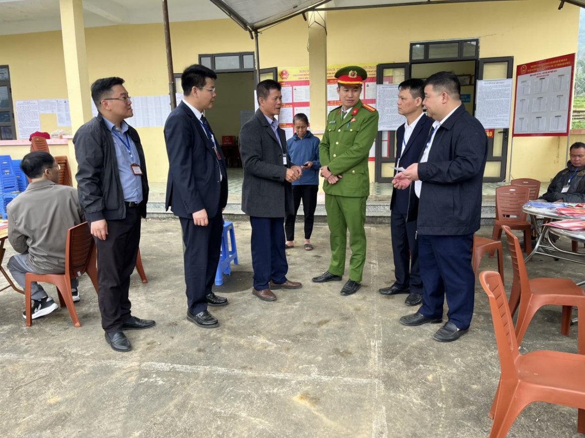 Cử tri rẻo cao Thái Nguyên nô nức, phấn khởi đi bầu cử