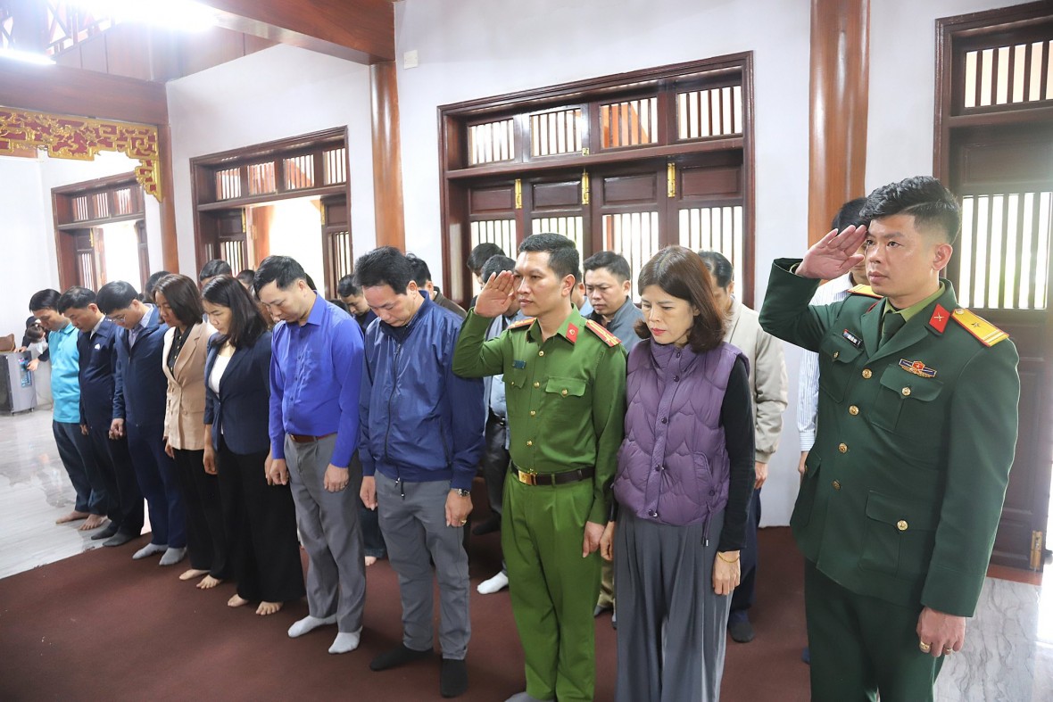 Cử tri rẻo cao Thái Nguyên nô nức, phấn khởi đi bầu cử