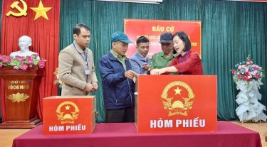 Cử tri rẻo cao Thái Nguyên nô nức, phấn khởi đi bầu cử