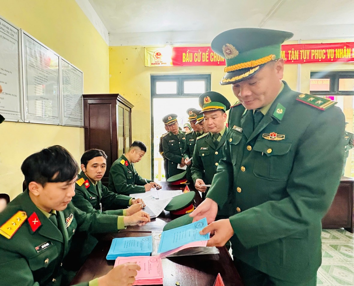 Quảng Ninh rộn ràng ngày hội toàn dân đi bầu cử