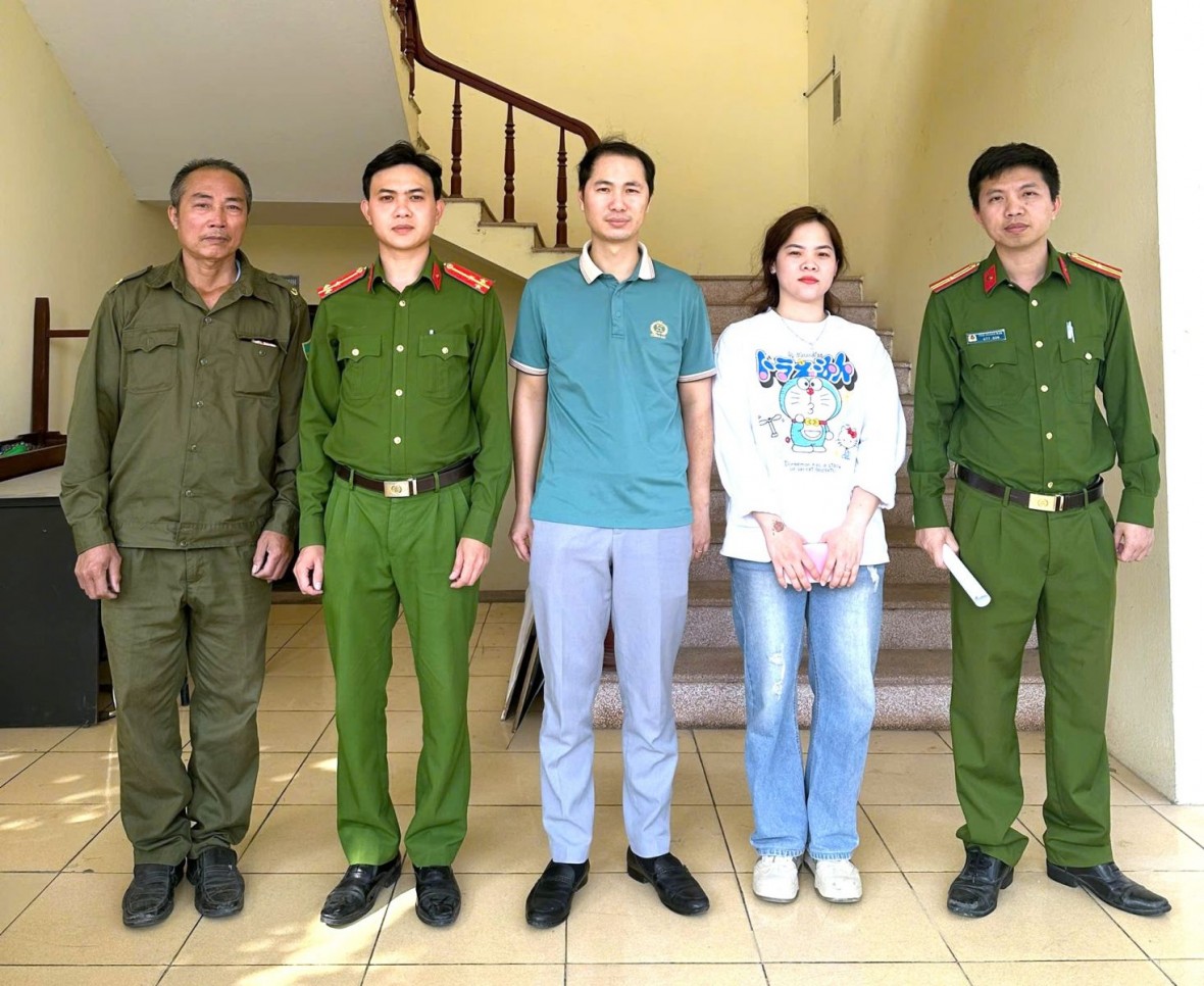 Hỗ trợ người dân trả lại gần 1 tỷ đồng do chuyển khoản nhầm