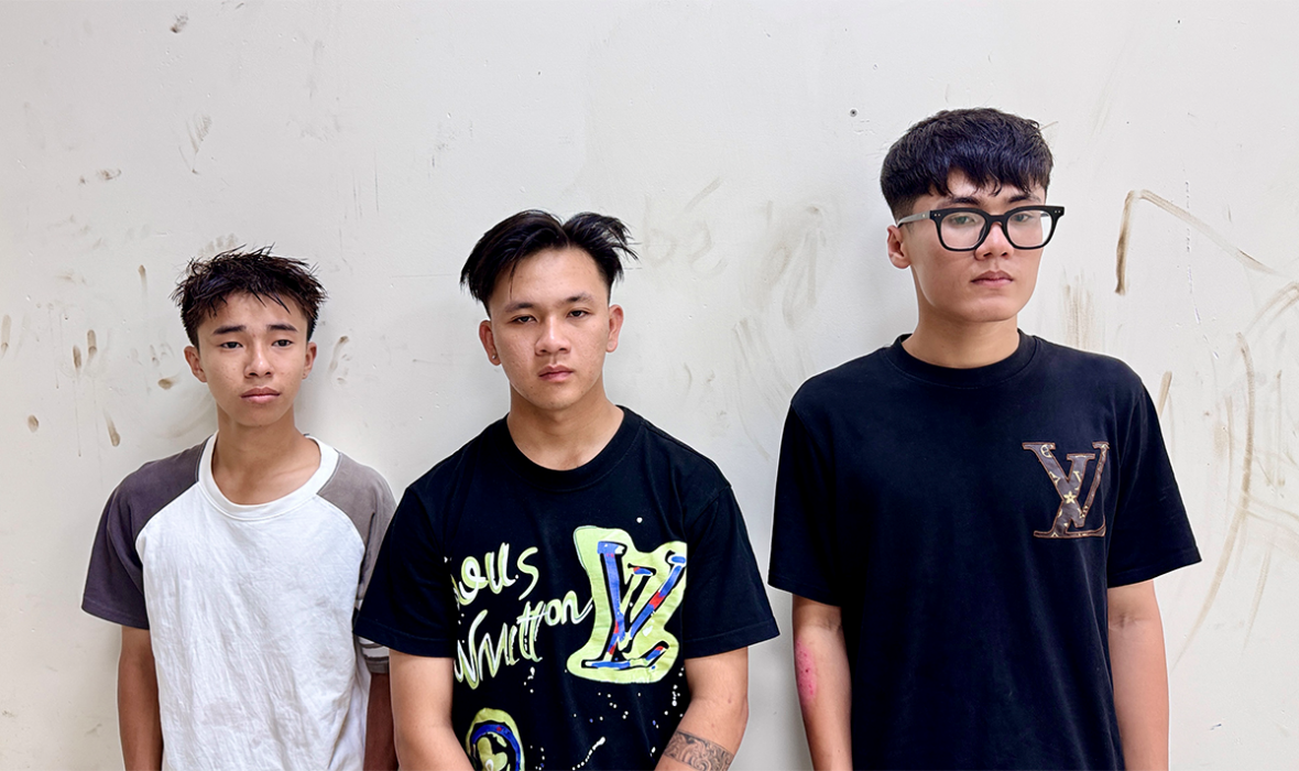 Kịp thời bắt giữ nhóm thanh thiếu niên mang hung khí đập phá nhà dân trong đêm