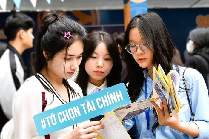 Dự kiến điểm chuẩn Học viện Tài chính năm 2025 Dự kiến điểm chuẩn Học viện Tài chính năm 2025