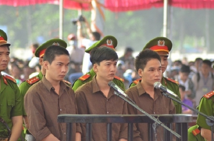 Hai bị c&aacute;o trong vụ thảm &aacute;n tại B&igrave;nh Phước đ&atilde; bị tuy&ecirc;n &aacute;n tử h&igrave;nh thể hiện sự nghi&ecirc;m minh của ph&aacute;p luật.