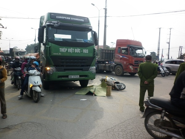 Tai nạn giao th&ocirc;ng. Ảnh: Như Trường.