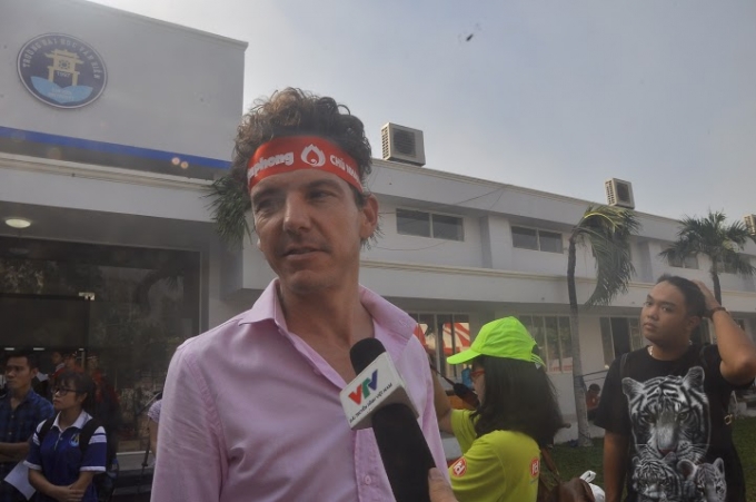 Tham gia ng&agrave;y hội c&ograve;n c&oacute; nhiều người bạn quốc tế