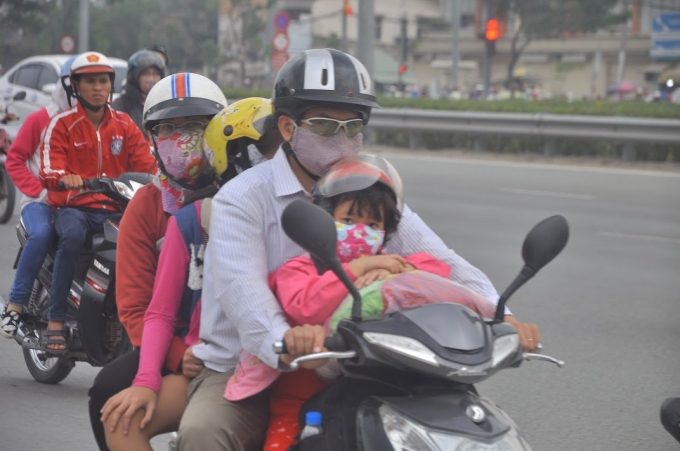 Đ&acirc;y l&agrave; kỳ nghỉ lễ Tết Dương lịch k&eacute;o d&agrave;i 3 ng&agrave;y n&ecirc;n ai nấy cũng tranh thủ về qu&ecirc; sum họp c&ugrave;ng gia đ&igrave;nh