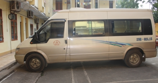 Bắc Giang: Bắt xe khách chở 170 côn 3 khúc trái phép