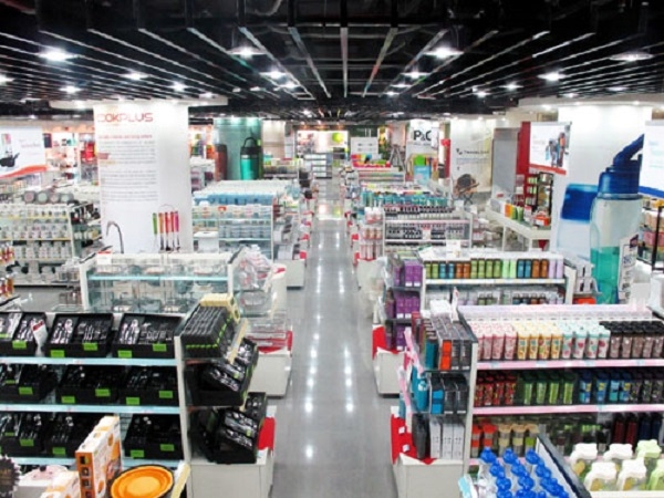 Lock&amp;amp;amp;Lock giảm gi&aacute; nhiều mặt h&agrave;ng trong dịp năm mới