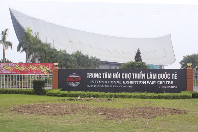 Th&aacute;ng 5-2004, Trung t&acirc;m Hội chợ Triển l&atilde;m quốc tế Hải Ph&ograve;ng (TTHCTLQT) được đưa v&agrave;o khai th&aacute;c, sử dụng, hứa hẹn sẽ l&agrave; địa điểm l&yacute; tưởng phục vụ x&uacute;c tiến thương mại, tổ chức c&aacute;c sự kiện văn h&oacute;a, thể thao quy m&ocirc; lớn của th&agrave;nh phố. Tuy nhi&ecirc;n, với sự khủng hoảng của nền kinh tế hiện nay, Trung t&acirc;m Hội chợ n&agrave;y đang nằm im l&igrave;m mốc meo.