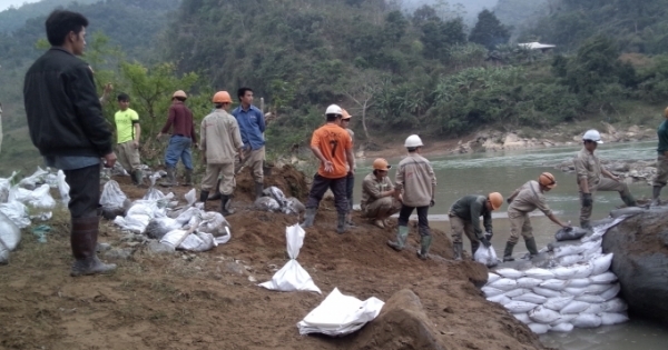 Ngày mai sẽ khắc phục xong sự cố tràn bùn thải tại Cao Bằng