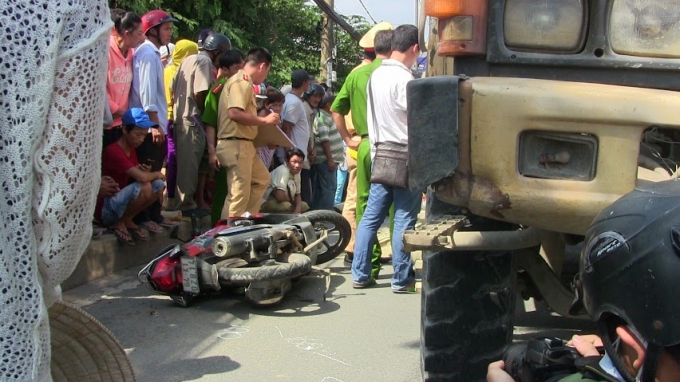 Chiếc xe m&aacute;y đ&ocirc;i vợ chồng điều khiển.