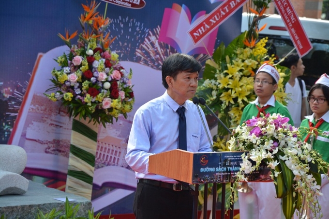 &Ocirc;ng L&ecirc; Thế Hỷ, GĐ Sở Th&ocirc;ng tin &amp;amp;amp; Truyền th&ocirc;ng tuyến bố khai trương Đường s&aacute;ch TP Hồ Ch&iacute; Minh.