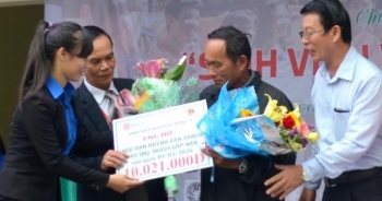 Đà Nẵng: Sinh viên nuôi heo đất hỗ trợ ngư dân bám biển