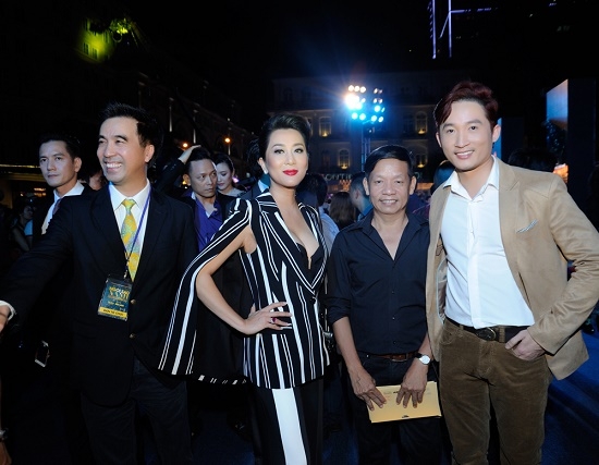 Diễn vi&ecirc;n Ch&iacute; Dũng đọ vẻ điển trai với mỹ nam C&ocirc; d&acirc;u 8 tuổi