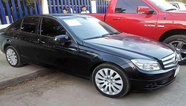 &ldquo;G&atilde; l&ugrave;n&rdquo; chuộng nhất c&aacute;c sản phẩm xe hơi của h&atilde;ng AMG v&agrave; Chrysler. El Chapo đ&atilde; dần bước v&agrave;o thế giới thượng lưu, hưởng thụ cuộc sống xa hoa nhờ bu&ocirc;n b&aacute;n chất trắng. Ảnh:&nbsp;Gtspirit.com.