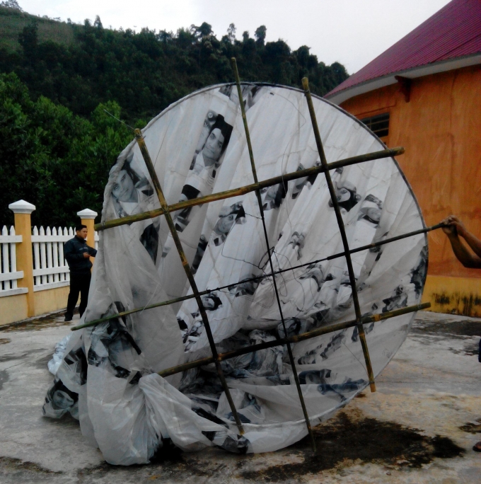 Miệng quả cầu c&oacute; đường k&iacute;nh 2m.