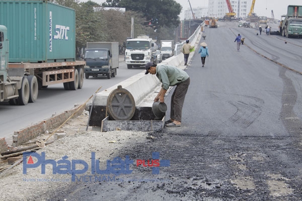 C&aacute;c hạng mục như cống tho&aacute;t nước, đường điện cơ bản đ&atilde; ho&agrave;n th&agrave;nh.