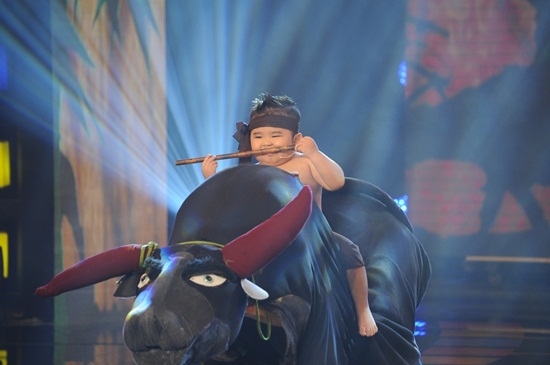 1001 khoảnh khắc đ&aacute;ng y&ecirc;u của Ku Tin trong Người H&ugrave;ng T&iacute; Hon